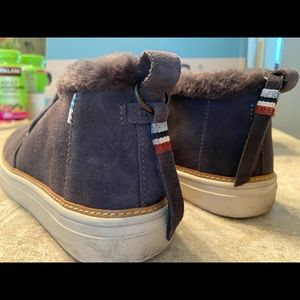 TOMs angle boots with fur